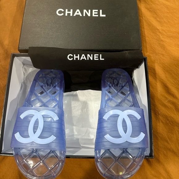 CHANEL SANDALS- worn once! FOR SALE - Picture 3 of 8